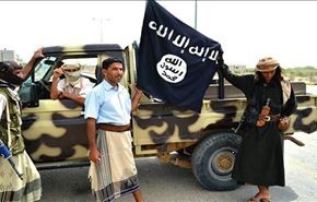 القاعدة تهاجم مصرفا بعدن وأنباء عن نهب أموال طائلة