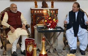 رئيس الوزراء الهندي يقوم بزيارة مفاجئة لباكستان