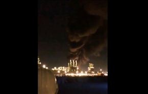 بالفيديو.. حريق هائل في مدينة الجبيل السعودية