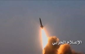 بالفيديو؛ لحظة إطلاق صاروخ توشكا على معسكر الماس بمأرب