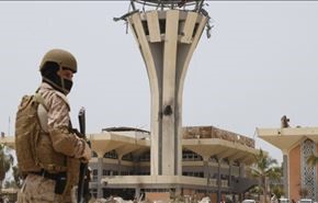 القوة الإماراتية تنسحب من مطار عدن