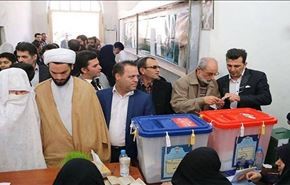بالصور؛ أروع اللقطات التي سجلها الناخب الإيراني