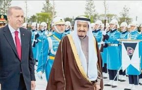 بالفيديو/أردوغان يغازل الملك سلمان بموسيقى عسكرية روسية!