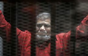 تعویق حکم " مرسی" به اتهام جاسوسی برای قطر