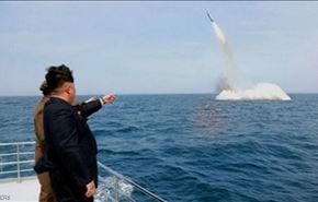 فيديو.. الزعيم الكوري الشمالي يشرف على اطلاق صاروخ بالستي