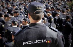 شرطي إسباني: هكذا أفرغت مسدسي في رأس مغربي أعزل!