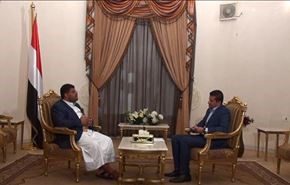 مسؤول يمني كبير يكشف عن سبب التعقيدات في مشاورات الكويت