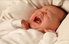 هل ترك الرضيع يبكي قبل النوم مفيد لصحته؟