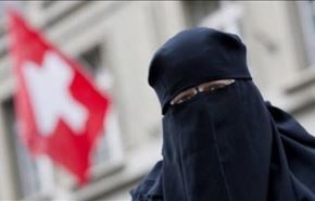 حظر المنقبات في سويسرا... والردّ السعودي؟!