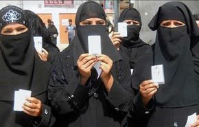 لماذا تخفف السعودية قبضتها على النساء؟!
