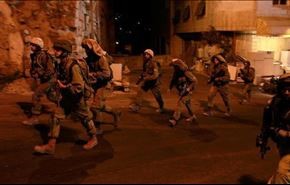 بالفيديو.. إصابة 4 فلسطينيين باقتحام قوات الاحتلال مخيم قلنديا