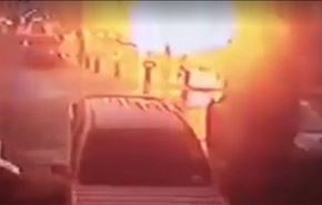 بالفيديو/ لحظة تفجير الانتحاري نفسه قرب المسجد النبوي الشريف