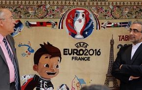 صور/ إيران تهدي فرنسا سجادة يدوية رائعة بمناسبة يورو 2016