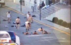 محاکمۀ خیابانی و برهنه کردن کودتاچیان ترکیه+عکس