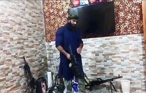 فيديو جديد.. ابو عزرائيل يعرض اسلحة حربية متطورة في منزله