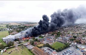 النيران تلتهم مدرسة في سكسس جنوبي إنجلترا