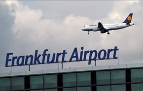 اعتقال امرأة مشتبه بها عقب إخلاء جزئي لمطار فرانكفورت