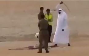 مراسم گردن زنی آل سعود در زادگاه شیخ نمر (ویدیو  18+)
