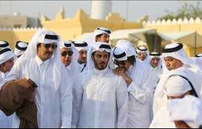 عبای یادگاری امیر قطر +عکس