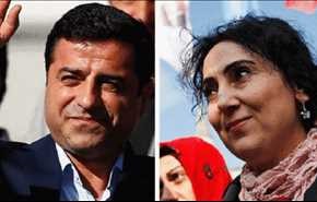 ردود فعل غاضبة على اعتقال قادة حزب الشعوب الديمقراطي في تركيا