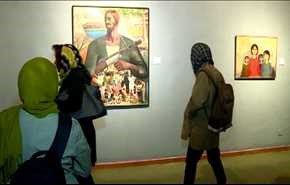 فيديو؛ لوحات فنية عربية في معرض للفن المعاصر في طهران