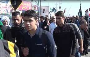 شاهد.. حشود ايرانية تعبر الحدود العراقية!