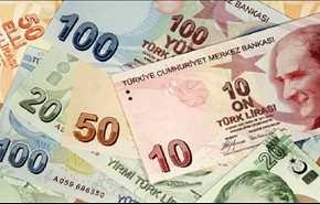 الليرة التركية تسجل انخفاضًا تاريخيًا أمام الدولار الأمريكي