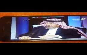 بالفيديو: فضيحة على الثقافية السعودية.. الضيف وقع عن الكرسي