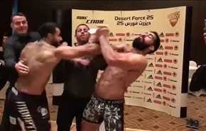 بالفيديو: اشتباك عنيف بين مصارع سعودي وآخر مصري قبل المباراة!
