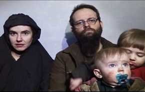 شاهد.. طالبان تنشر فيديو لعائلة كندية محتجزة منذ 4 سنوات