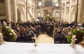 تصاویر؛ جشن مسیحیان حلب در کلیسای نیمه مخروبه