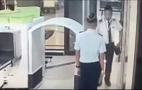 بالفيديو: قائد طائرة ثمل يثير رعب الركاب!