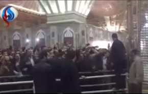 واکنش مردم به حضور رئیس جمهوری در حرم امام(ره)+ویدیو