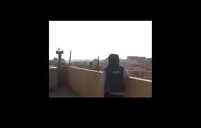 شاهد بالفيديو ..لحظة اصابة مراسل قناة عراقية برصاصة قناصة في الموصل !!