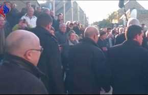 شاهد بالفيديو؛ شاب يصفع رئيس وزراء فرنسا السابق مانويل فالس