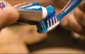 احذر.. استخدام فرشاة الاسنان بهذه الطريقة يصيبك بالامراض!
