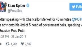 عکس؛ ترامپ در حال گفتگوی تلفنی با پوتین