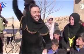 بالفيديو والصور..عراقيات يحتفلن برحيل 