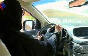 النساء السعوديات يحظين برخص قيادة قريباً لأول مرة منذ اختراع السيارات!