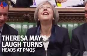 بالفيديو... ضحكة رئيسة وزراء بريطانيا تثير الرعب
