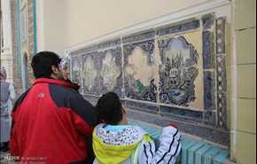 السياح زيارة الأماكن التاريخية من طهران