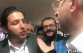 فیلم؛ جدال لفظی مشایی با یک خبرنگار پس از نشست خبری احمدی نژاد