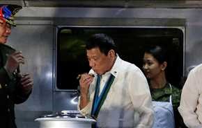 رئيس الفلبين: سآكل أكباد الإرهابيين بالخل والملح!