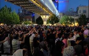 شادی هواداران حسن روحانی در مشهد | تصاویر