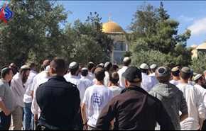 مئات المستوطنين يقتحمون الأقصى بذكرى احتلال القدس
