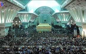 مئات الآف الزوار يشاركون في مراسم إحياء ذكرى رحيل الإمام الخميني (رض)