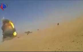 بالفيديو: لحظة قصف الطائرات الاميركية نقاطا للجيش السوري وحلفائه على طريق التنف