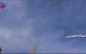 بالفيديو: تطور نوعي.. صاروخ ارض جو يسقط طائرة اف 16 بسماء صنعاء