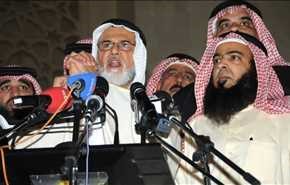الإعلام السعودي يفضح عبداللطيف المحمود بانه عضو في اتحاد يرأسه القرضاوي!