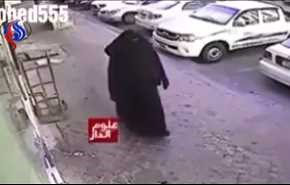 شاهد...ماذا فعل رجل متنكر بزي امرأة في ابو ظبي؟